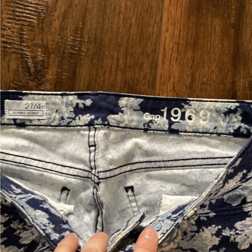 Gap floral printed skinny jeans size 4 - Picture 3 of 4